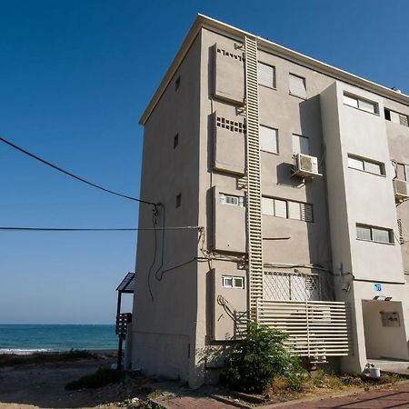 Dream On The Beach Haifa Exterior foto